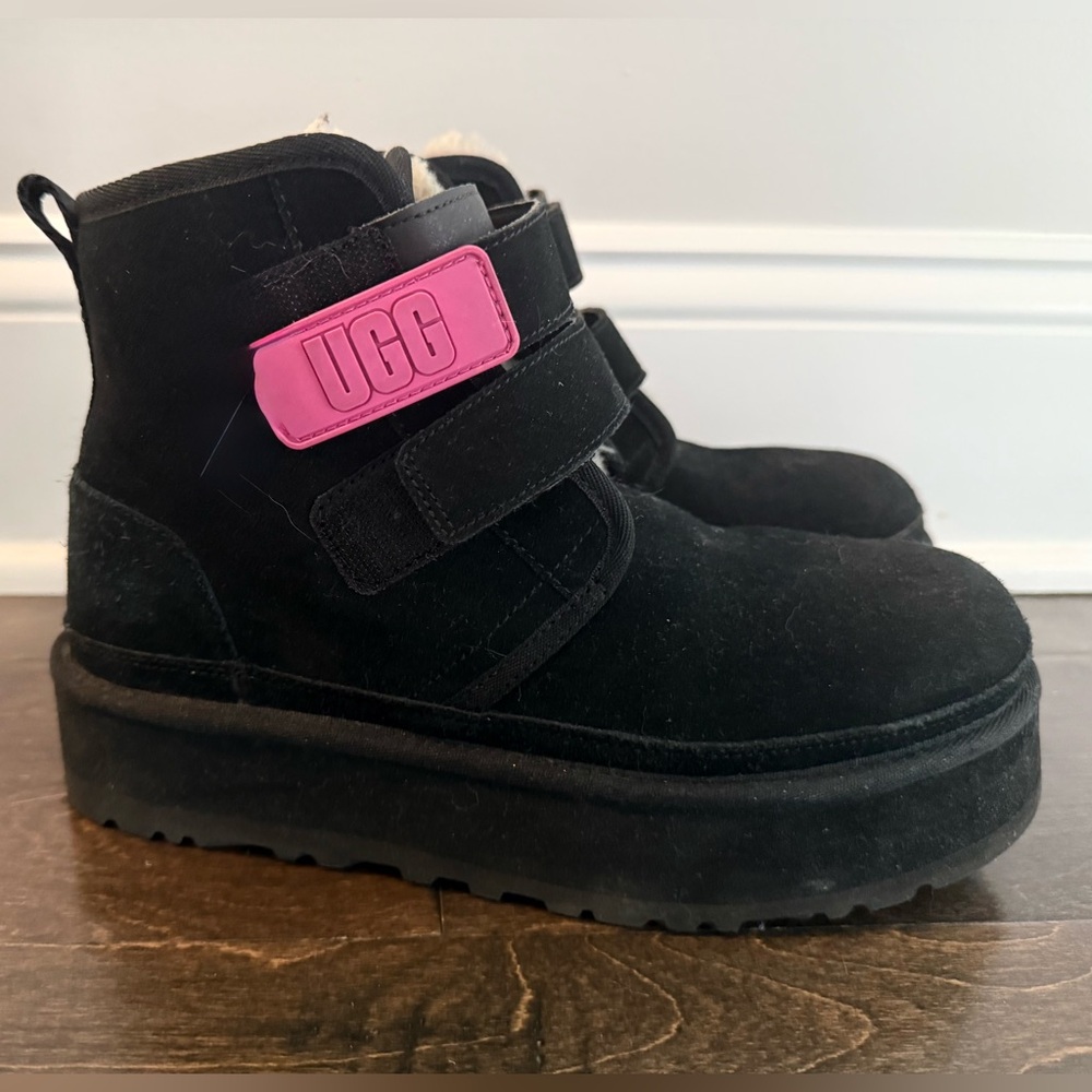 UGG Neumel Black Ankle Boots with Vibrant Pink Strap